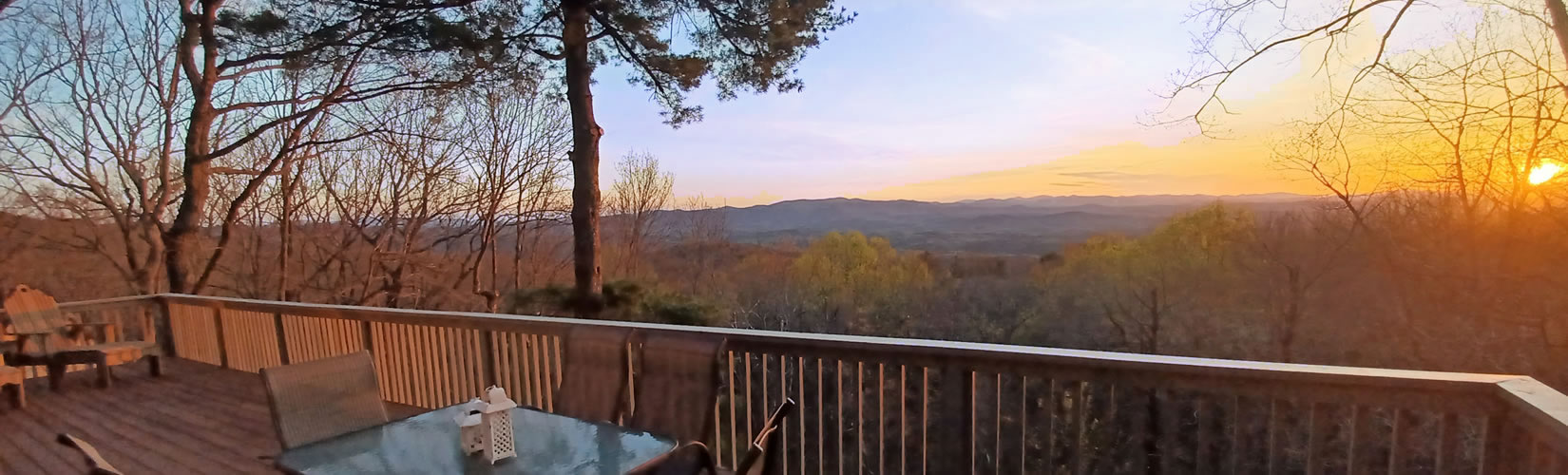 Welcome to the mountains where Appalachian Sky, a Big Canoe vacation rental home gives you 180° views and amazing amenities